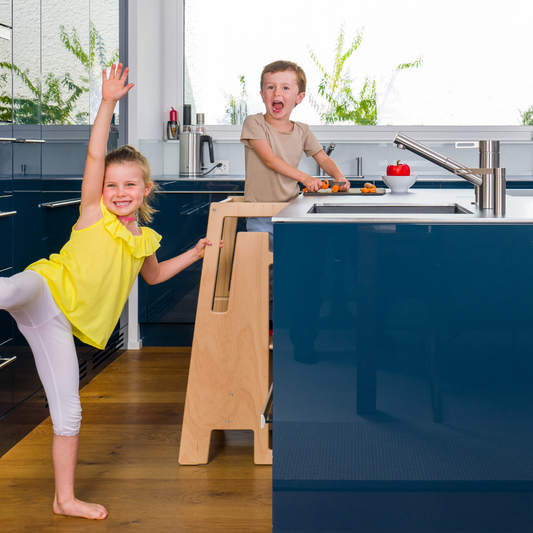 Tuki Lernturm in kleinen Küchen: Platz sparen ohne Kompromisse bei Sicherheit